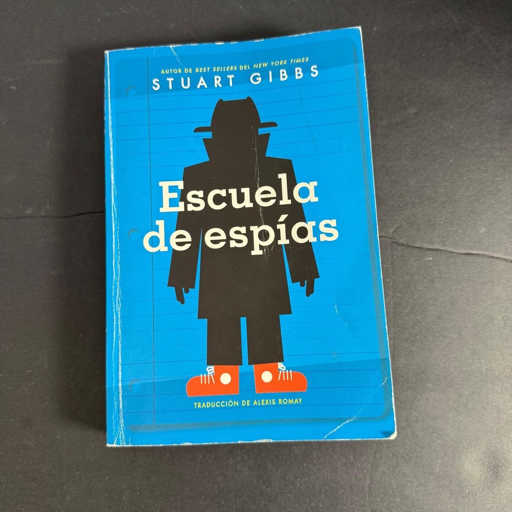 Escuela de espias Stuart Gibbs Spanish Edition Spy School Paperback Book